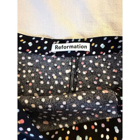Reformation Bea Confetti Midi skirt
Size 4 - Picture 5 of 6